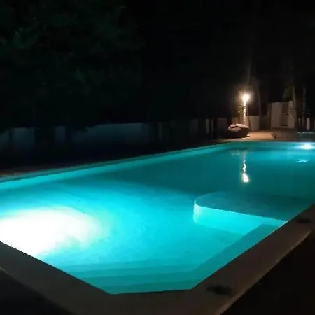 Villa Stravanata - Large Pool, Car And Heated Outdoor Jacuzzi