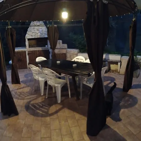 Villa Stravanata - Large Pool, Car And Heated Outdoor Jacuzzi